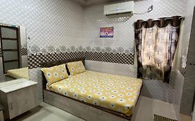 Swamy'S Aruna Residency
